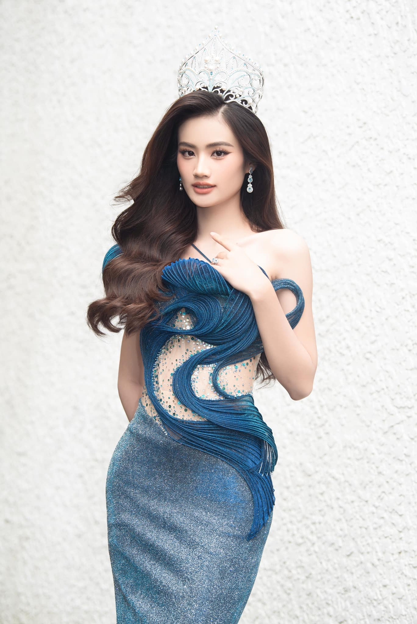 Fan Việt tràn vào trang chủ Miss World nói xấu Ý Nhi - Ảnh 1. Fan Việt tràn vào trang chủ Miss World nói xấu Ý Nhi - Ảnh 1.