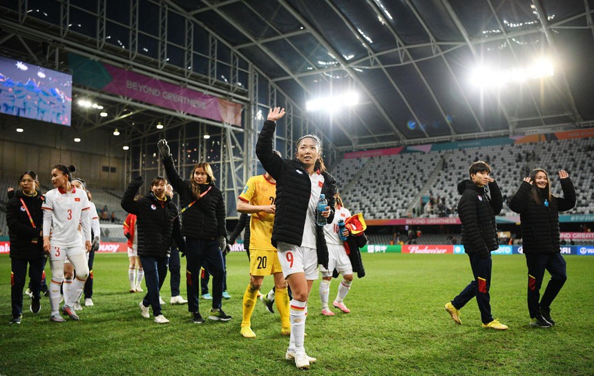 Bóng đá Việt Nam 1/8: Thủ môn thay thế Kim Thanh cao điểm nhất tuyển nữ Việt Nam - Ảnh 7.