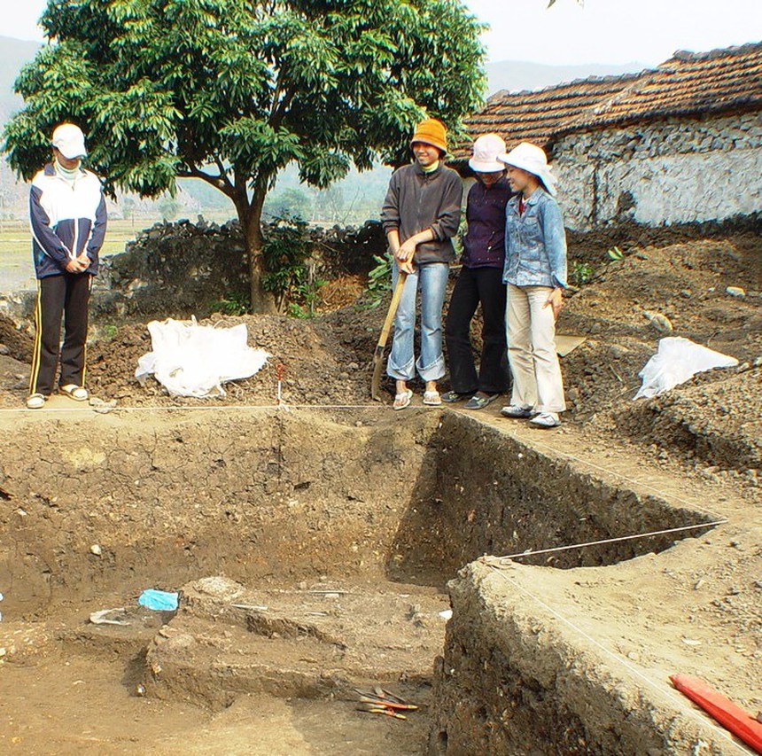 Đêm đêm rì rầm trong tiếng đất - Thế giới người lớn Đông Sơn (kỳ 3): Những hài cốt táng chồng lên nhau trong cùng huyệt mộ - Ảnh 3. Đêm đêm rì rầm trong tiếng đất - Thế giới người lớn Đông Sơn (kỳ 3): Những hài cốt táng chồng lên nhau trong cùng huyệt mộ - Ảnh 3.
