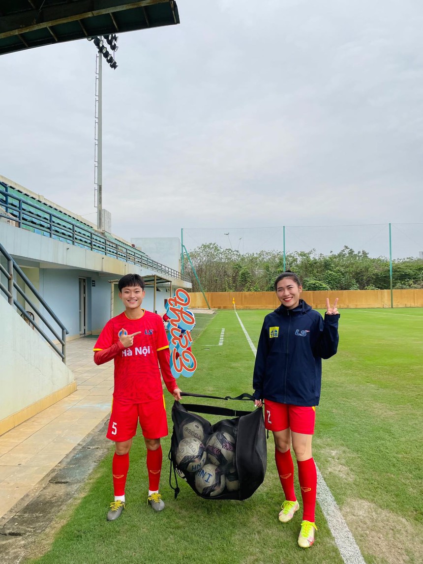 Nhan sắc 3 tân binh thế hệ 2K vừa được triệu tập lên ĐT nữ Việt Nam chuẩn bị cho ASIAD 19 - Ảnh 5. Nhan sắc 3 tân binh thế hệ 2K vừa được triệu tập lên ĐT nữ Việt Nam chuẩn bị cho ASIAD 19 - Ảnh 5.