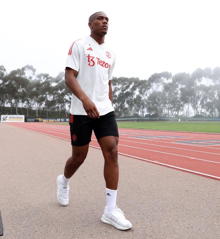 Tin chuyển nhượng MU 10/8: CLB Pháp hỏi mua trung vệ bị lãng quên ở MU - Ảnh 6.