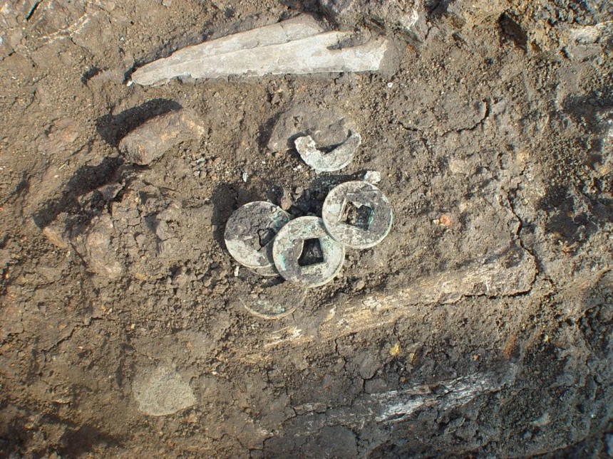 Đêm đêm rì rầm trong tiếng đất - Thế giới người lớn Đông Sơn (kỳ 3): Những hài cốt táng chồng lên nhau trong cùng huyệt mộ - Ảnh 6. Đêm đêm rì rầm trong tiếng đất - Thế giới người lớn Đông Sơn (kỳ 3): Những hài cốt táng chồng lên nhau trong cùng huyệt mộ - Ảnh 6.