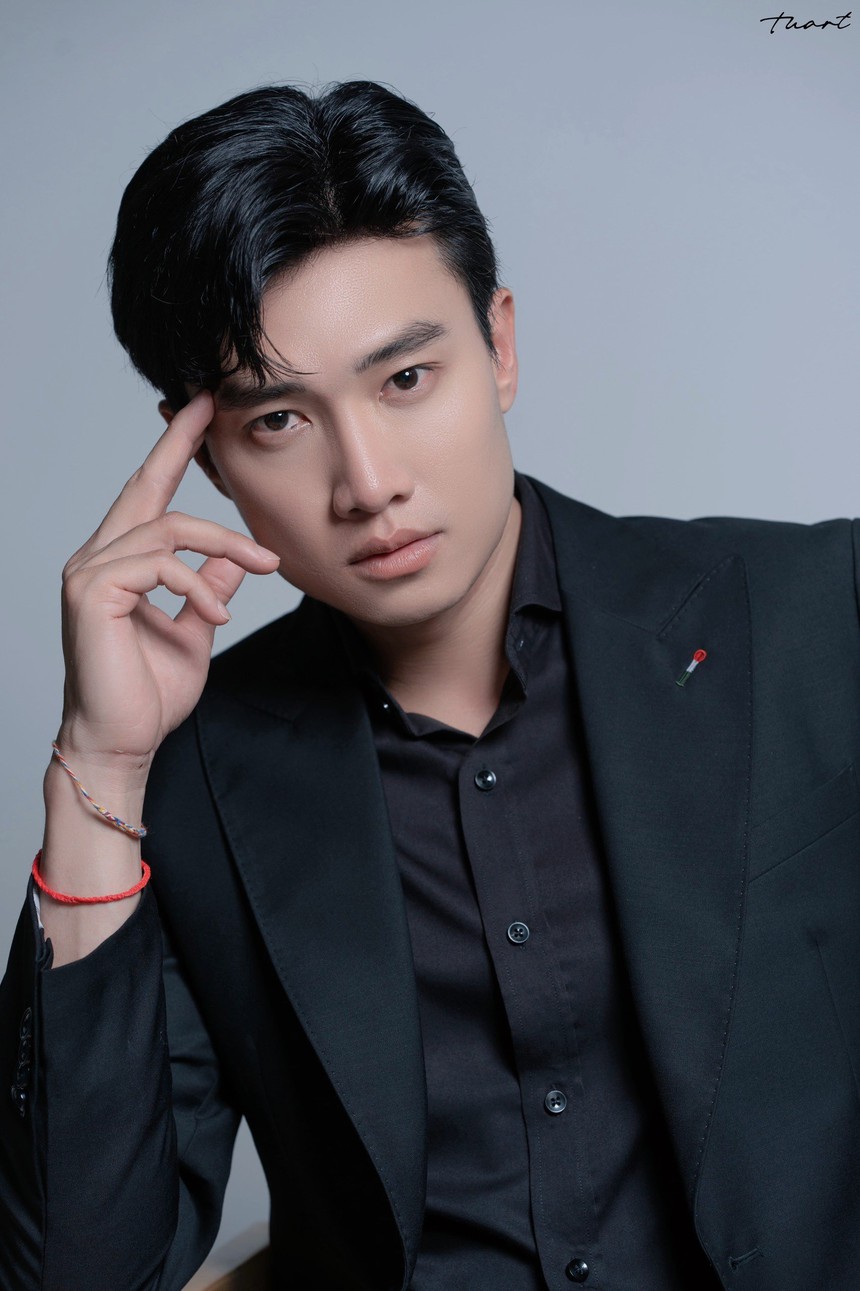 Lộ diện bộ 3 mỹ nam đảm nhiệm vai trò Host của ‘Chị đẹp đạp gió rẽ sóng 2023 ’ - Ảnh 4.