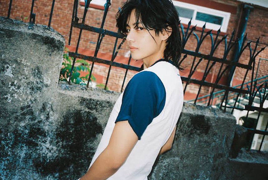 'Lịm tim' ngắm V BTS trong 20 bức ảnh ý tưởng mới cho album solo 'Layover' - Ảnh 11.