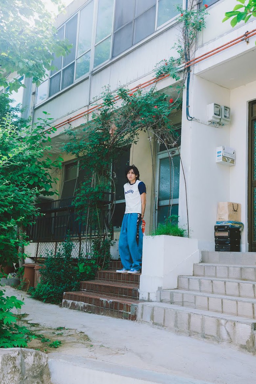 'Lịm tim' ngắm V BTS trong 20 bức ảnh ý tưởng mới cho album solo 'Layover' - Ảnh 15.