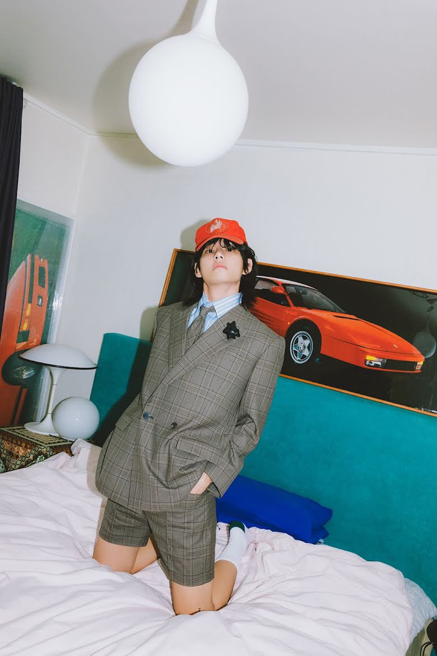 'Lịm tim' ngắm V BTS trong 20 bức ảnh ý tưởng mới cho album solo 'Layover' - Ảnh 6.