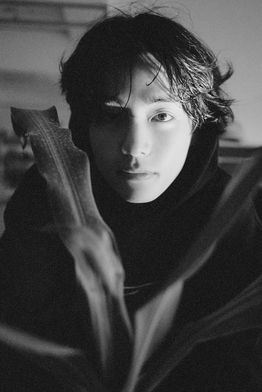 'Lịm tim' ngắm V BTS trong 20 bức ảnh ý tưởng mới cho album solo 'Layover' - Ảnh 7.