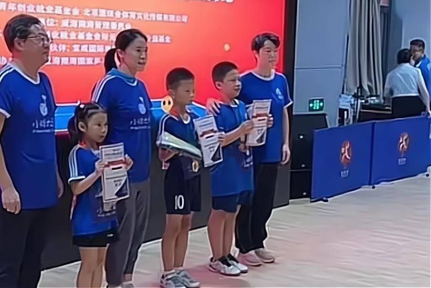 Được dạy dỗ cực nghiêm khắc, con gái huyền thoại bóng bàn giật giải vô địch khi 7 tuổi - Ảnh 3.