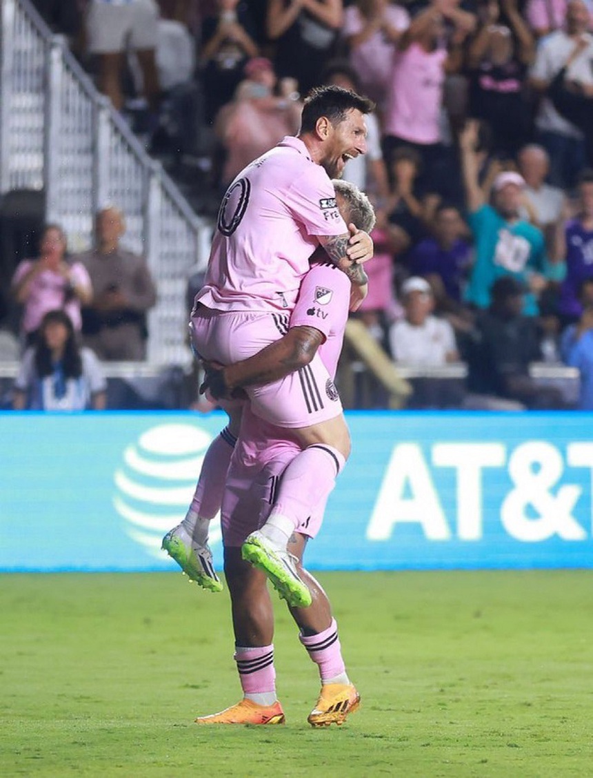 Messi ghi bàn, Inter Miami vào bán kết Leagues Cup sau cơn mưa bàn thắng - Ảnh 2.