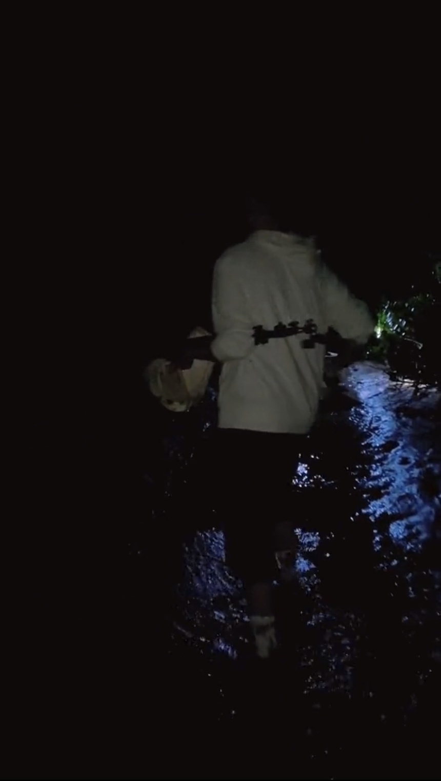 Vượt "kiếp nạn" đi biển vô cực săn bình minh: Cực nhưng thành quả xứng đáng - Ảnh 3. Vượt "kiếp nạn" đi biển vô cực săn bình minh: Cực nhưng thành quả xứng đáng - Ảnh 3.