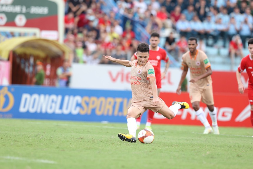 Quang Hải ghi bàn trở lại sau 10 tháng tịt ngòi, CAHN sáng cửa vô địch V-League  - Ảnh 3.