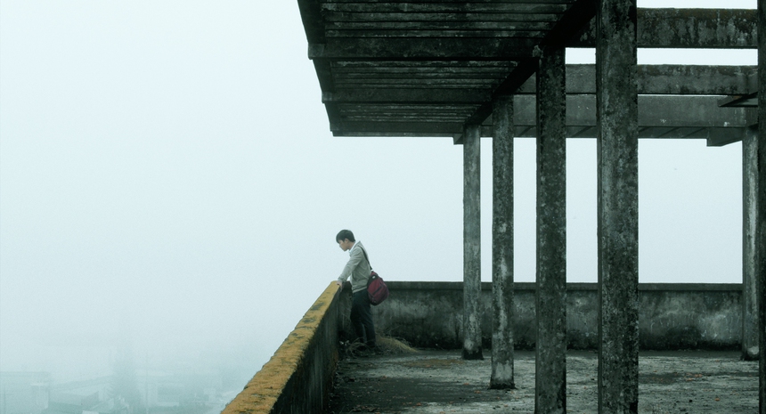 Phim 'Bên trong vỏ kén vàng': Hành trình của đức tin và tỉnh thức - Ảnh 4. Phim 'Bên trong vỏ kén vàng': Hành trình của đức tin và tỉnh thức - Ảnh 4.