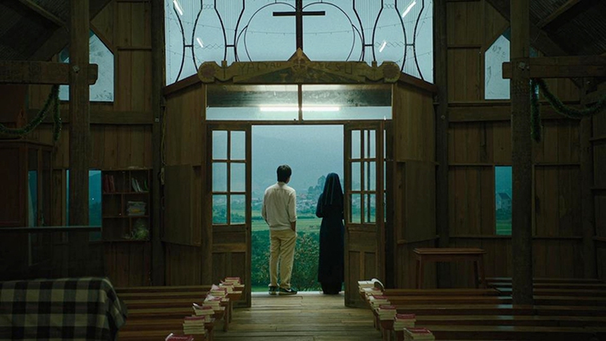 Phim 'Bên trong vỏ kén vàng': Hành trình của đức tin và tỉnh thức - Ảnh 3. Phim 'Bên trong vỏ kén vàng': Hành trình của đức tin và tỉnh thức - Ảnh 3.