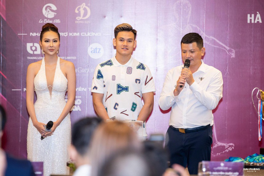 Á hậu Du lịch Phương Thanh và cầu thủ Tấn Tài tiếp lửa cho giải bóng đá phong trào - Ảnh 3.