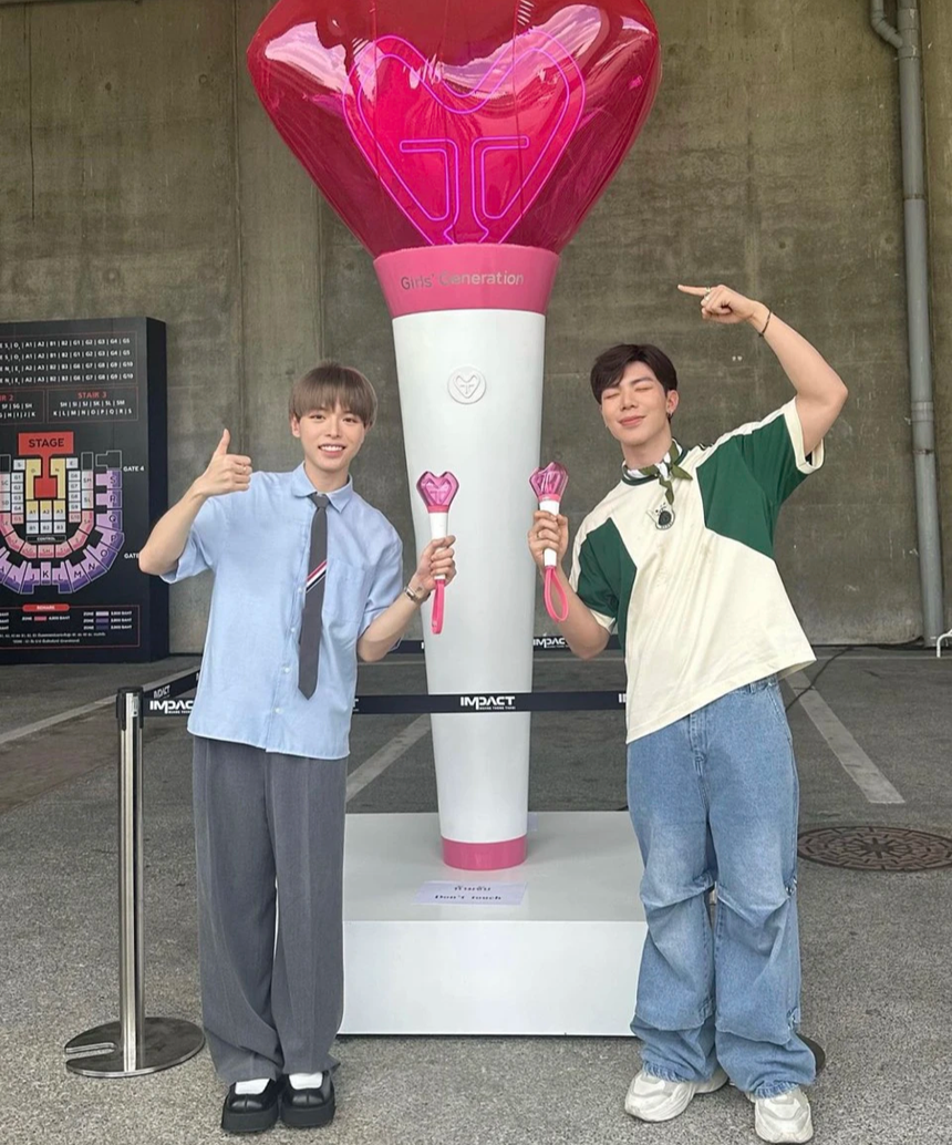 Sao Việt 14/8: Đức Phúc - Erik đi 'đu' idol tại Thái Lan, Mai Ngọc khoe body nuột nà khi mặc bikini - Ảnh 1.