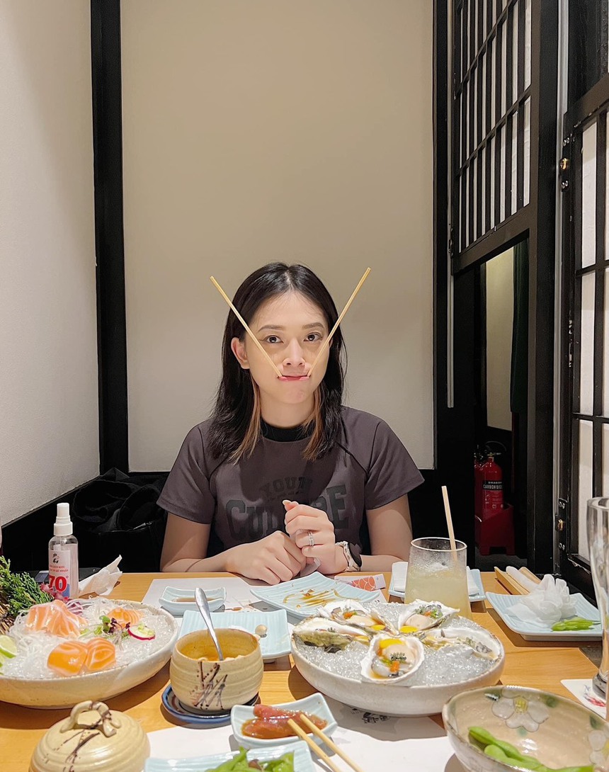 Sao Việt 14/8: Đức Phúc - Erik đi 'đu' idol tại Thái Lan, Mai Ngọc khoe body nuột nà khi mặc bikini - Ảnh 6.