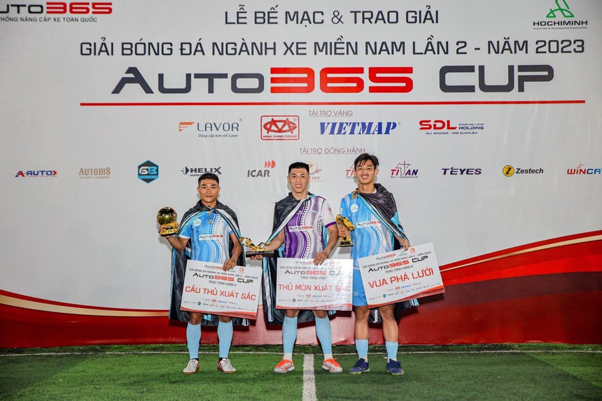 "Người hùng" futsal Việt Nam thể hiện đẳng cấp ở sân "phủi" - Ảnh 2.