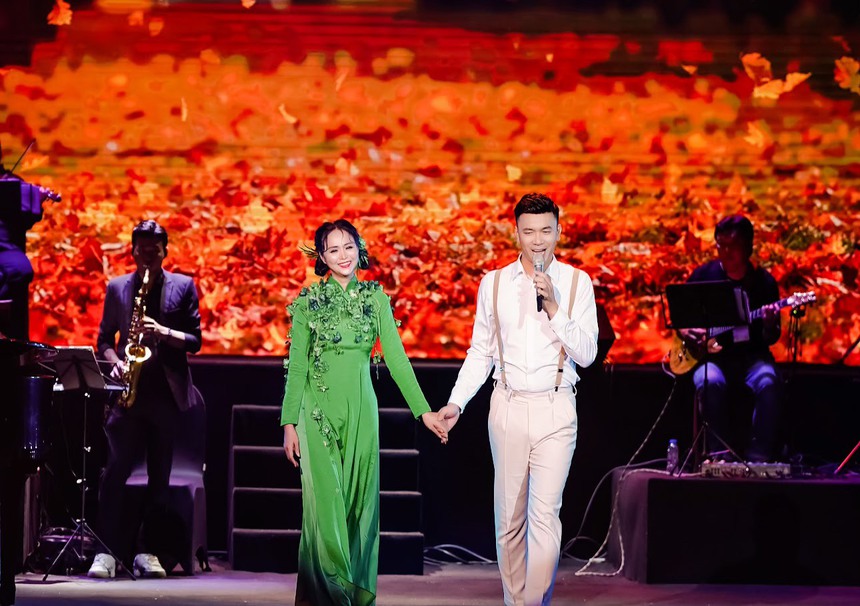 Thanh Hương Bùi 'hóa thân' nàng thơ trong đêm nhạc Ngô Thuỵ Miên - Ảnh 1.