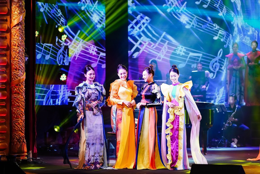 Thanh Hương Bùi 'hóa thân' nàng thơ trong đêm nhạc Ngô Thuỵ Miên - Ảnh 2.