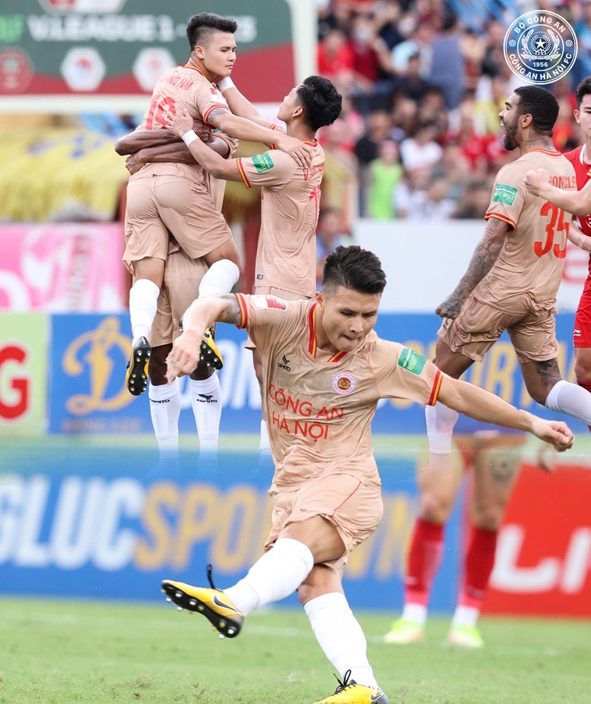 CAHN tung clip hậu trường trận derby rực lửa với Viettel: Quang Hải, Success cực cháy, Filip Nguyễn bình dị bên vợ con - Ảnh 4.