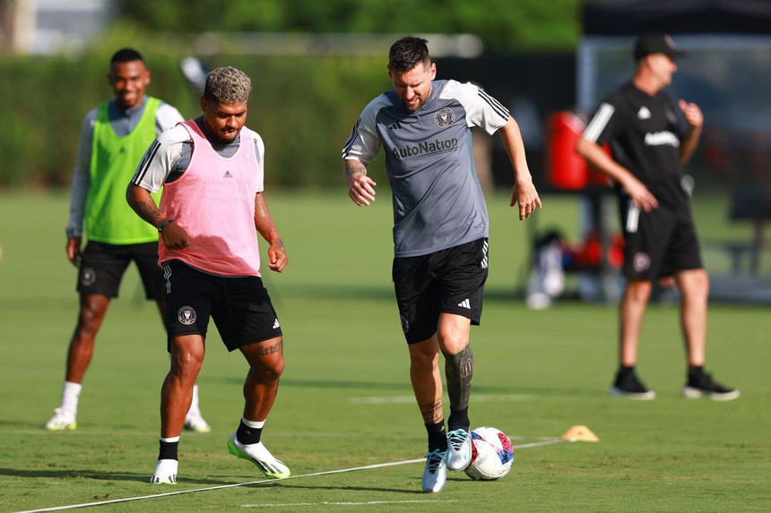 Tin nóng thể thao tối 15/8: Maguire đòi MU trả thêm tiền mới rời đi, Neymar xác nhận bất đồng với Mbappe - Ảnh 3. Tin nóng thể thao tối 15/8: Maguire đòi MU trả thêm tiền mới rời đi, Neymar xác nhận bất đồng với Mbappe - Ảnh 3.