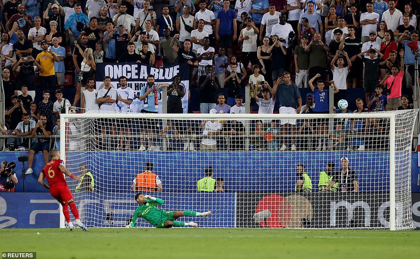 Thắng kịch tính Sevilla trên loạt 'đấu súng', Man City lần đầu giành Siêu cúp châu Âu - Ảnh 5.