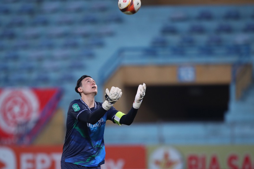 Công Phượng, Văn Lâm và dàn sao tuyển thủ làm "nóng" giải hạng Nhất - Ảnh 2.