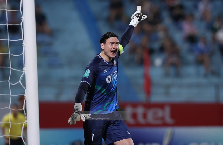 Thủ môn Văn Lâm: ‘Topenland Bình Định cố gắng làm lại ở mùa giải sau’ - Ảnh 2.