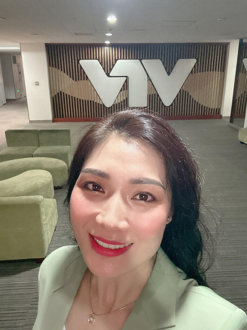 Hoa khôi bóng chuyền Phạm Thị Yến khoe nhan sắc đằm thắm đến ngỡ ngàng ở tuổi U40 - Ảnh 4. Hoa khôi bóng chuyền Phạm Thị Yến khoe nhan sắc đằm thắm đến ngỡ ngàng ở tuổi U40 - Ảnh 4.