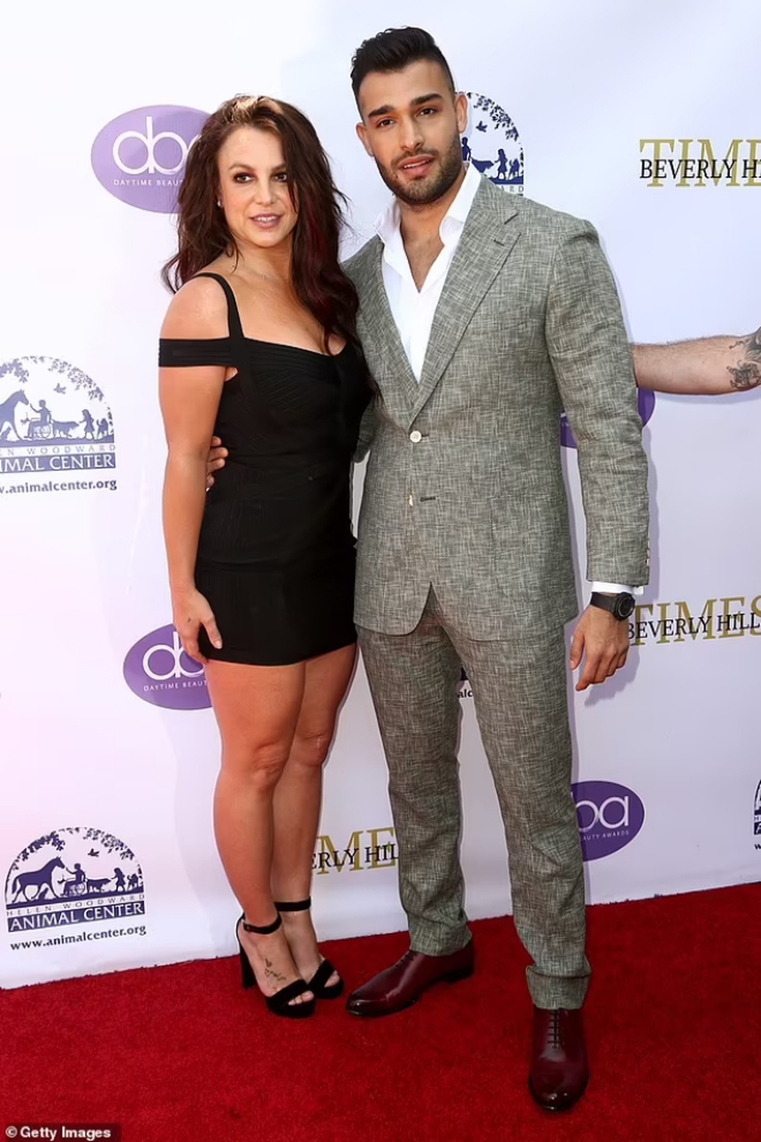 Sam Asghari đang 'đe dọa công khai thông tin cực kỳ đáng xấu hổ' về Britney Spears - Ảnh 4.