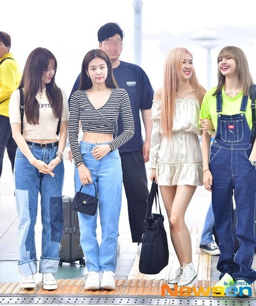 Chiều cao thật sự của Jennie Blackpink bị lộ sau khi tung 2 hình ảnh tại concert 'Born Pink' ở Hà Nội? - Ảnh 6.