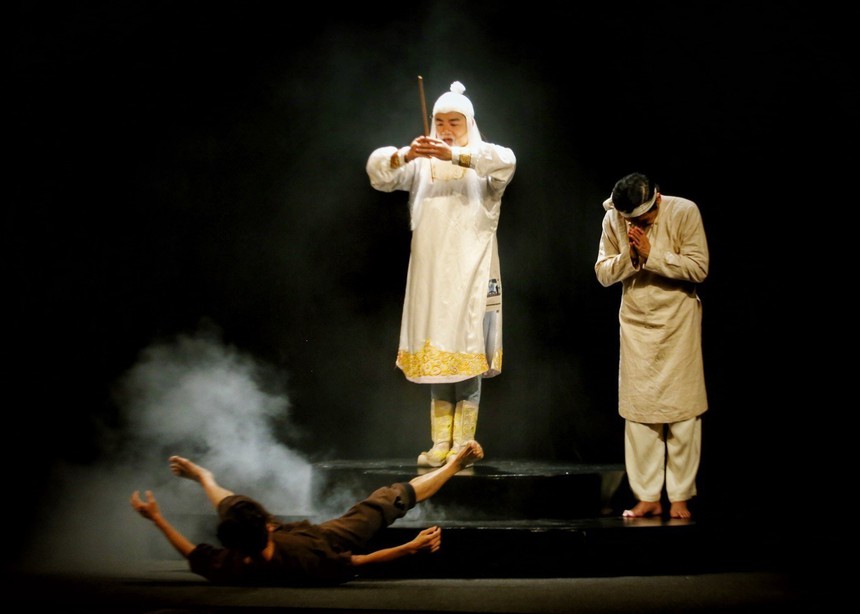 Xúc động đêm thơ nhạc kịch 'Gió và tình yêu thổi trên đất nước tôi' - Ảnh 3.