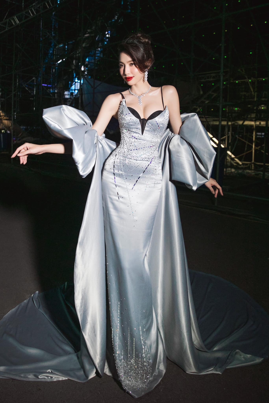 Thùy Tiên hóa 'tắc kè hoa' khi 'lên đồ' sang - xịn - mịn tại các sự kiện - Ảnh 4.