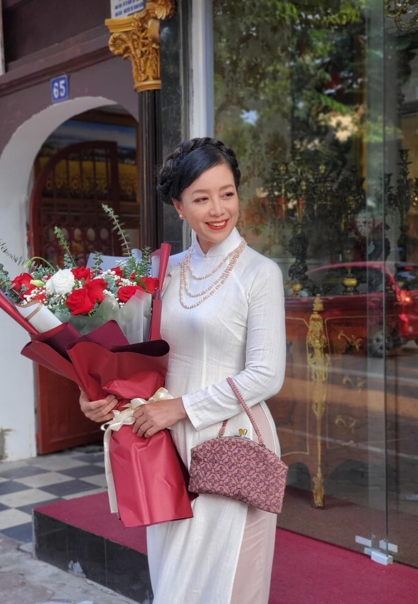 Sao Việt 19/8: Khánh Thi khoe được ông xã tặng quà, Trung Quân Idol nhập viện gấp vì tai nạn - Ảnh 5.