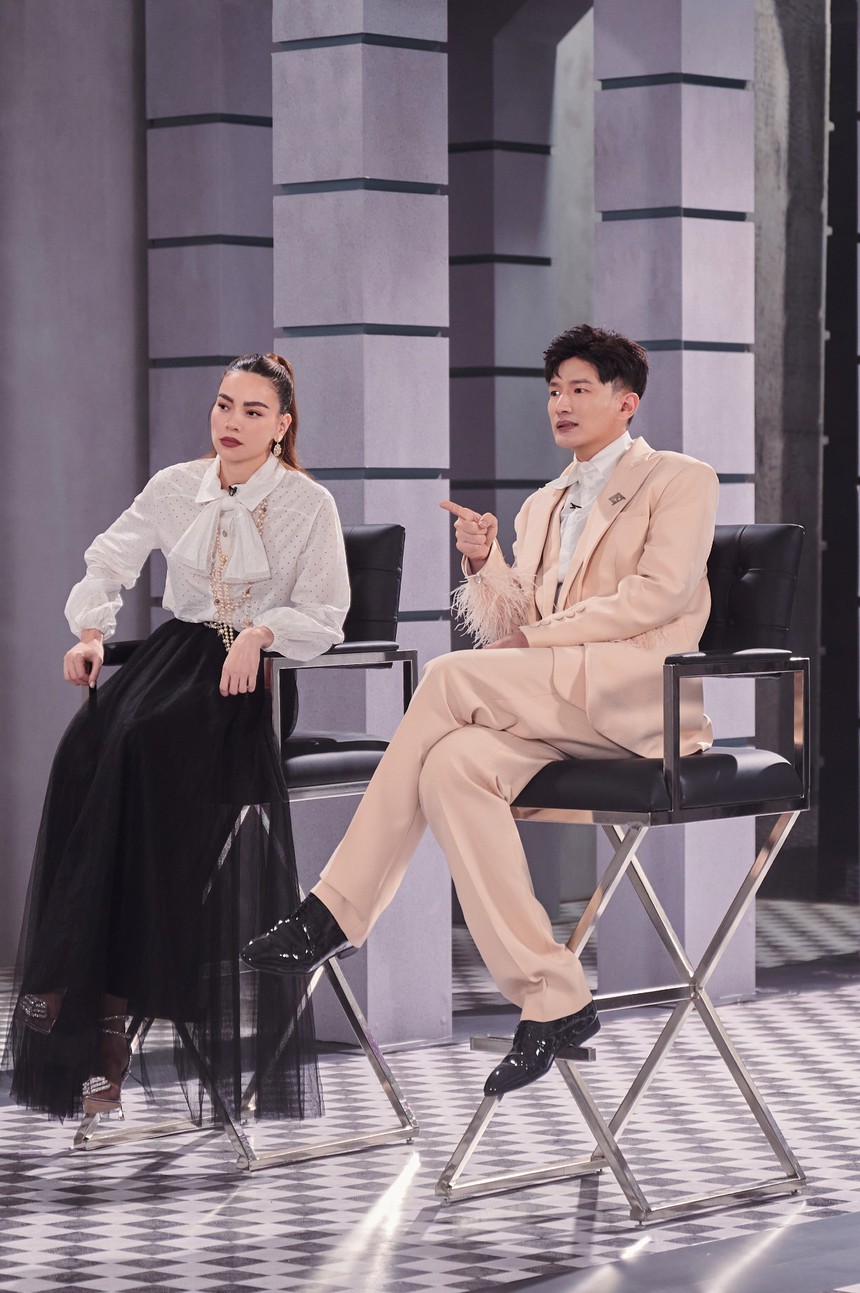 Thanh Hằng bất lực khi nhìn 2 "gà chiến" ra về ngay ngày đầu ra quân - Ảnh 5. Thanh Hằng bất lực khi nhìn 2 "gà chiến" ra về ngay ngày đầu ra quân - Ảnh 5.