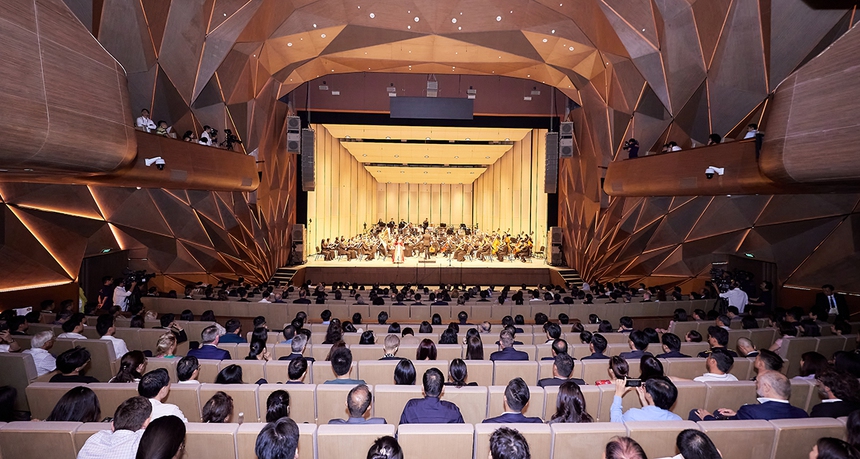 Nghệ sĩ danh tiếng quốc tế thăng hoa trong 'Hòa nhạc Giao hưởng Tháng Tám' - Ảnh 1.