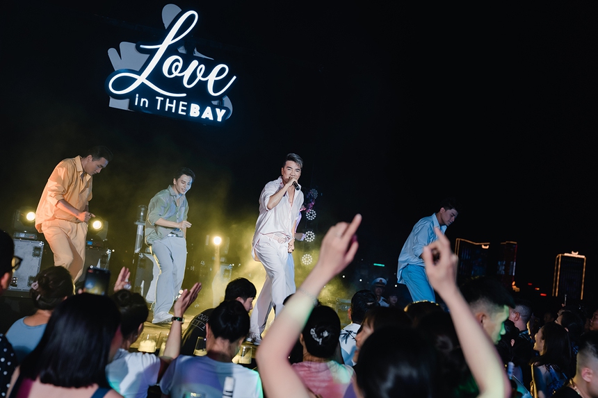 Đàm Vĩnh Hưng khẳng định: Giọng hát Hưng là đồ xịn 100% - Ảnh 1. Đàm Vĩnh Hưng khẳng định: Giọng hát Hưng là đồ xịn 100% - Ảnh 1.