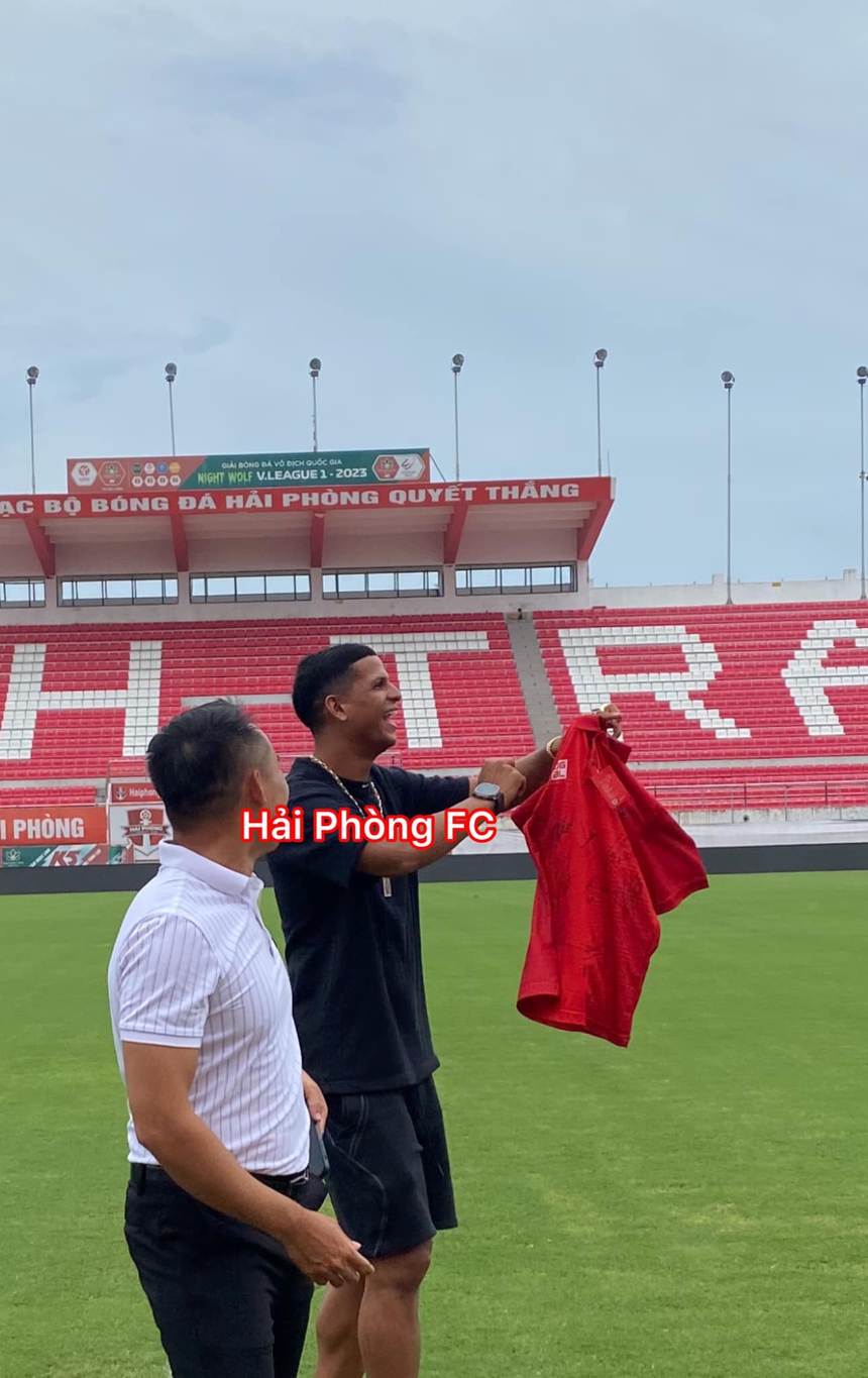 Bóng đá Việt Nam 19/8: HLV Troussier triệu tập 4 cầu thủ HAGL - Ảnh 3. Bóng đá Việt Nam 19/8: HLV Troussier triệu tập 4 cầu thủ HAGL - Ảnh 3.