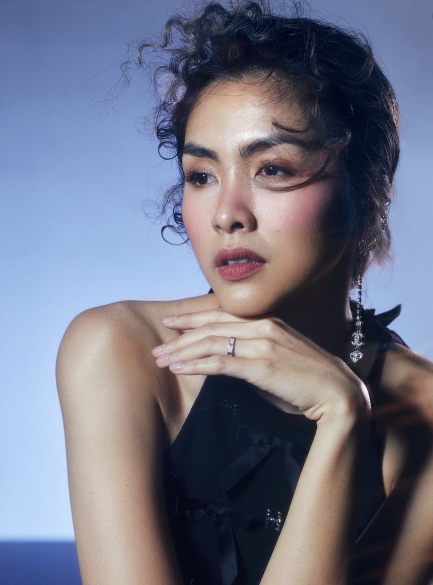 Dàn sao 'Bỗng dưng muốn khóc' sau 15 năm: Người độc thân vui tính, người rời showbiz theo chồng định cư - Ảnh 4.