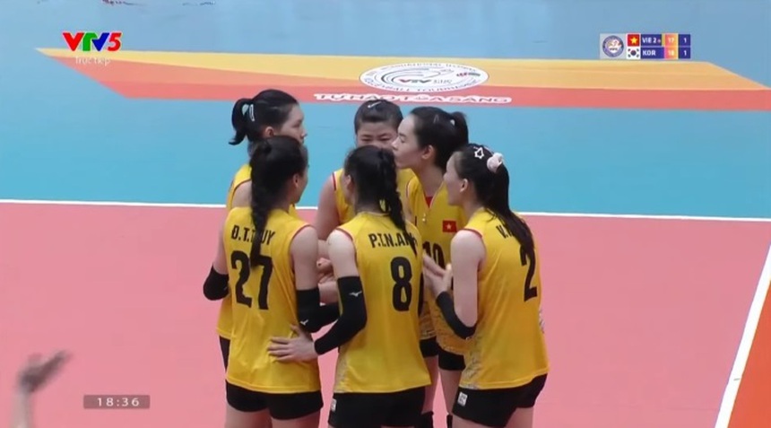 Lội ngược dòng trước Suwon City, đội bóng chuyền Việt Nam 2 ra quân thuận lợi tại VTV Cup 2023 - Ảnh 3. Lội ngược dòng trước Suwon City, đội bóng chuyền Việt Nam 2 ra quân thuận lợi tại VTV Cup 2023 - Ảnh 3.