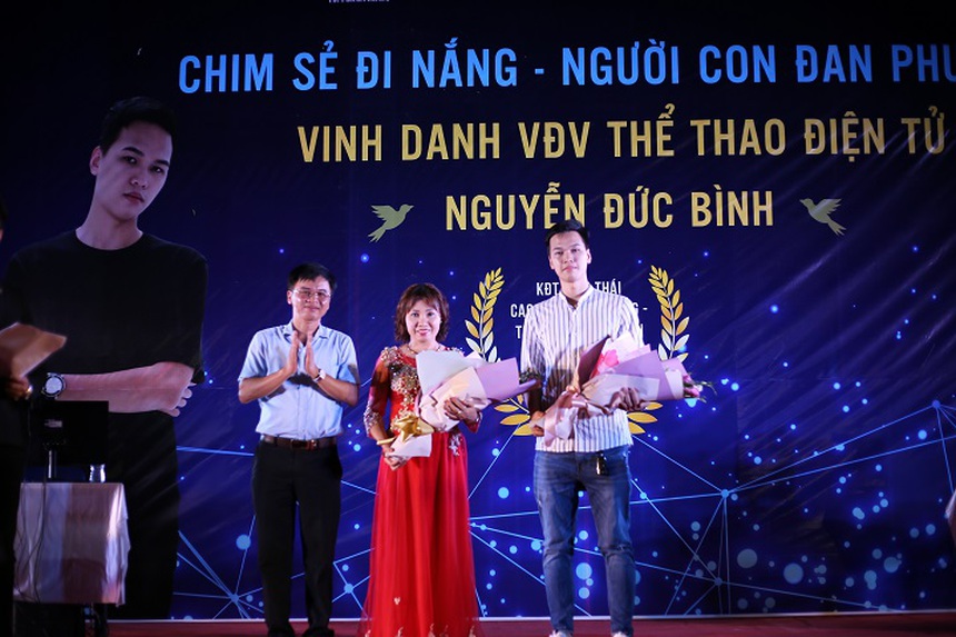 Chim Sẻ Đi Nắng: Từ cậu bé mê game đến người có tất cả mọi thứ ở tuổi 27 - Ảnh 2.