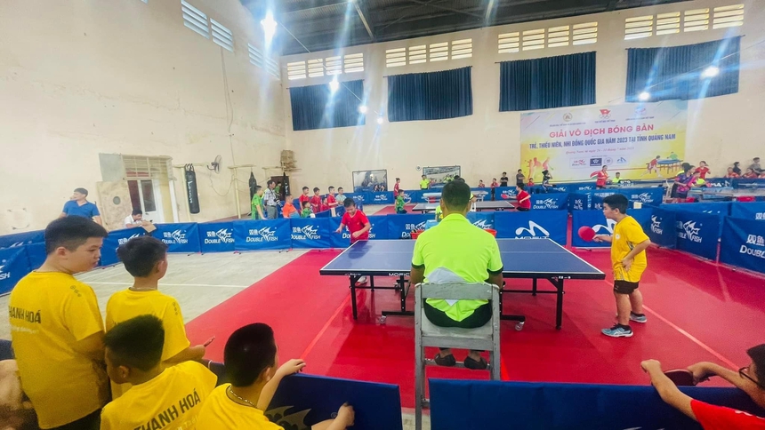 Sốc với giải bóng bàn quốc gia cho tài năng trẻ: Bị chê nhếch nhác, giấy chứng nhận gạch xóa, viết tay - Ảnh 5.