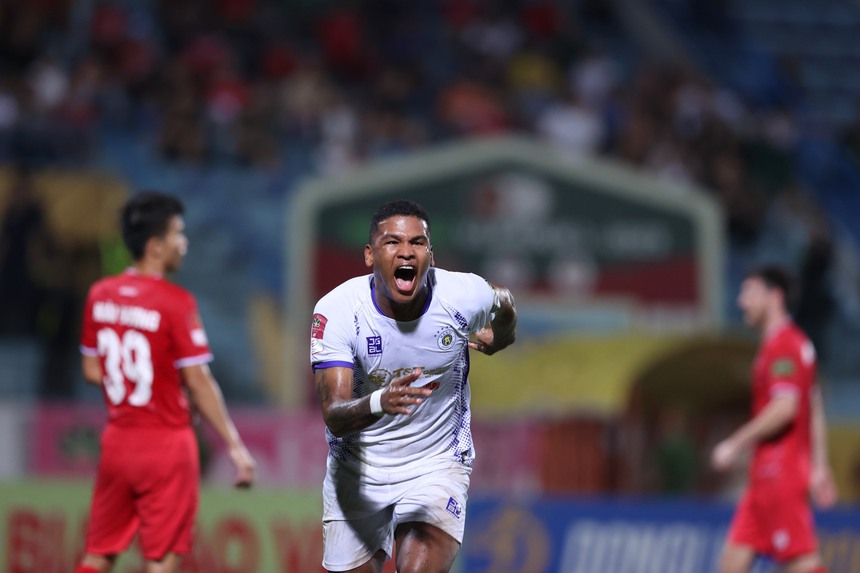 Hà Nội FC chứng tỏ bản lĩnh, "chuyện lạ" ở Thiên Trường - Ảnh 1. Hà Nội FC chứng tỏ bản lĩnh, "chuyện lạ" ở Thiên Trường - Ảnh 1.