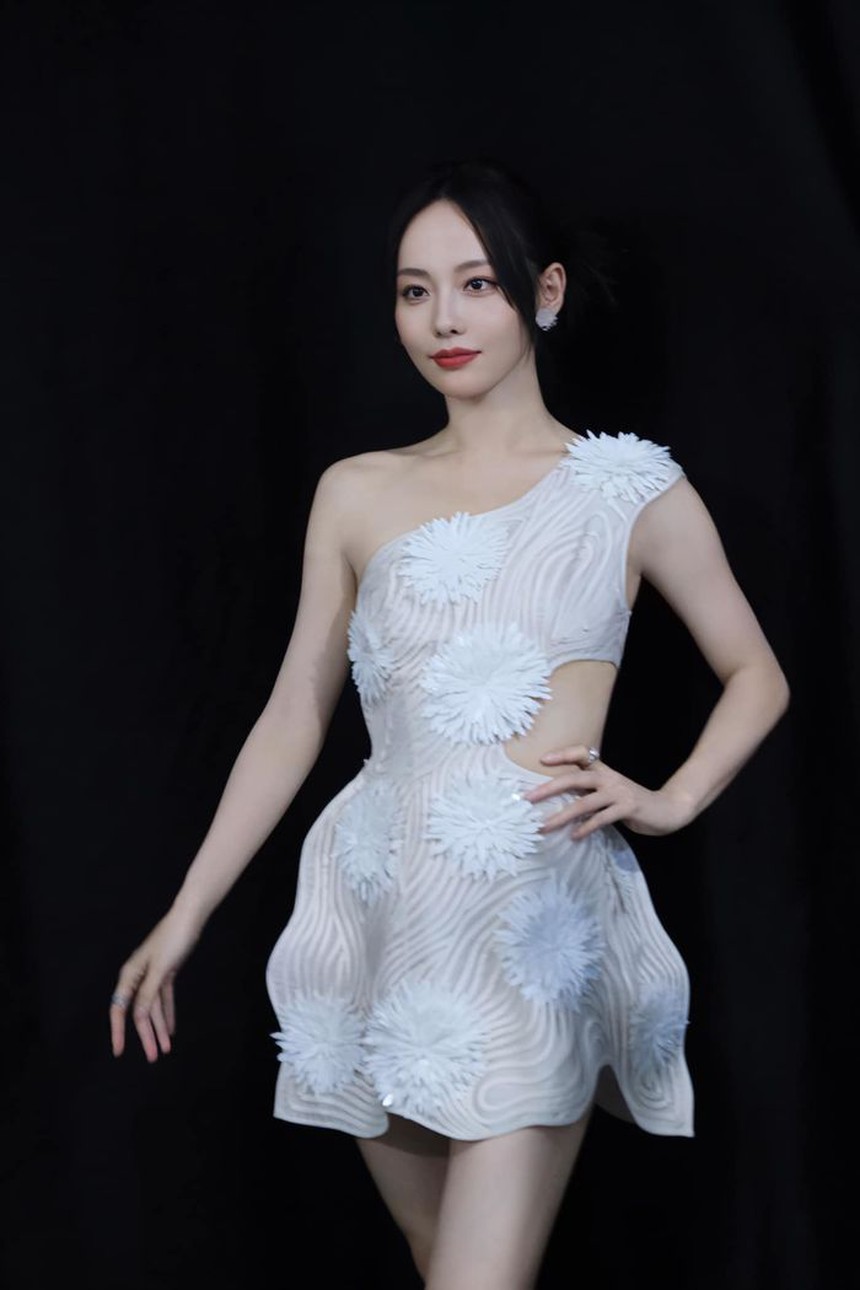 Thời trang Việt được nâng tầm: Từ Phạm Băng Băng đến BLACKPINK đều ưu ái - Ảnh 8. Thời trang Việt được nâng tầm: Từ Phạm Băng Băng đến BLACKPINK đều ưu ái - Ảnh 8.