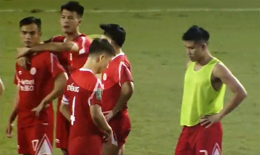 Bùi Tiến Dũng sút hỏng luân lưu, Viettel ngậm ngùi nhìn Thanh Hóa đoạt Cúp quốc gia - Ảnh 3. Bùi Tiến Dũng sút hỏng luân lưu, Viettel ngậm ngùi nhìn Thanh Hóa đoạt Cúp quốc gia - Ảnh 3.