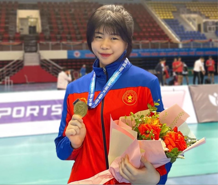 ‘Búa máy’ 19 tuổi vừa ra mắt tuyển Việt Nam, đập bóng sấm sét, được ca ngợi là hậu duệ của chủ công nổi tiếng - Ảnh 5.