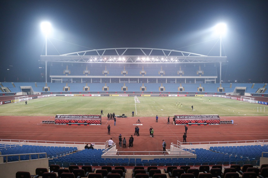 Bóng lăn trong tuần: Chào mừng Ronaldo, Neymar, Benzema... đến Việt Nam! - Ảnh 1.