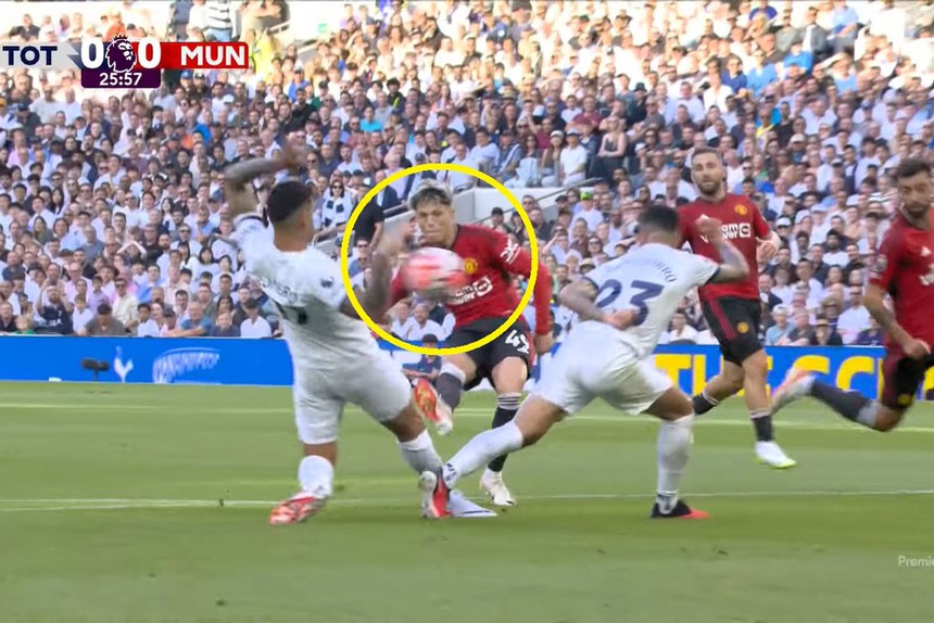 Vì sao MU không được hưởng phạt đền, dù hậu vệ Tottenham để bóng chạm tay 'rõ như ban ngày'? - Ảnh 3.