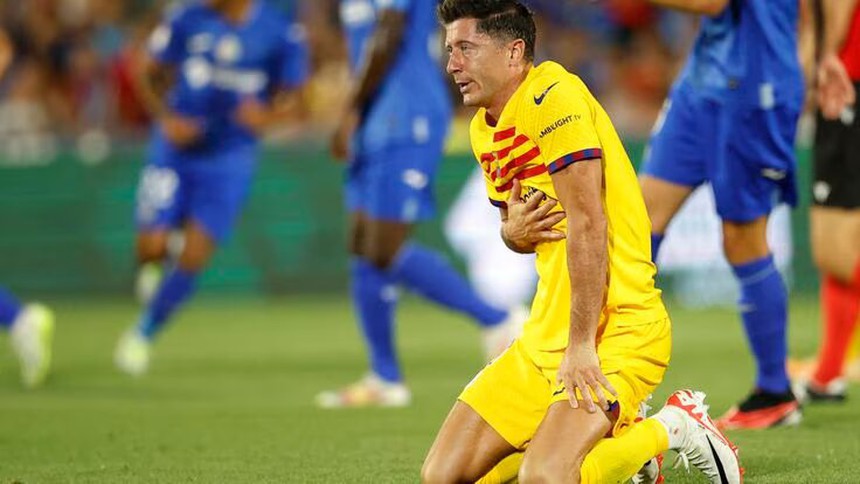 Lewandowski: Không nến, không bàn thắng - Ảnh 1.