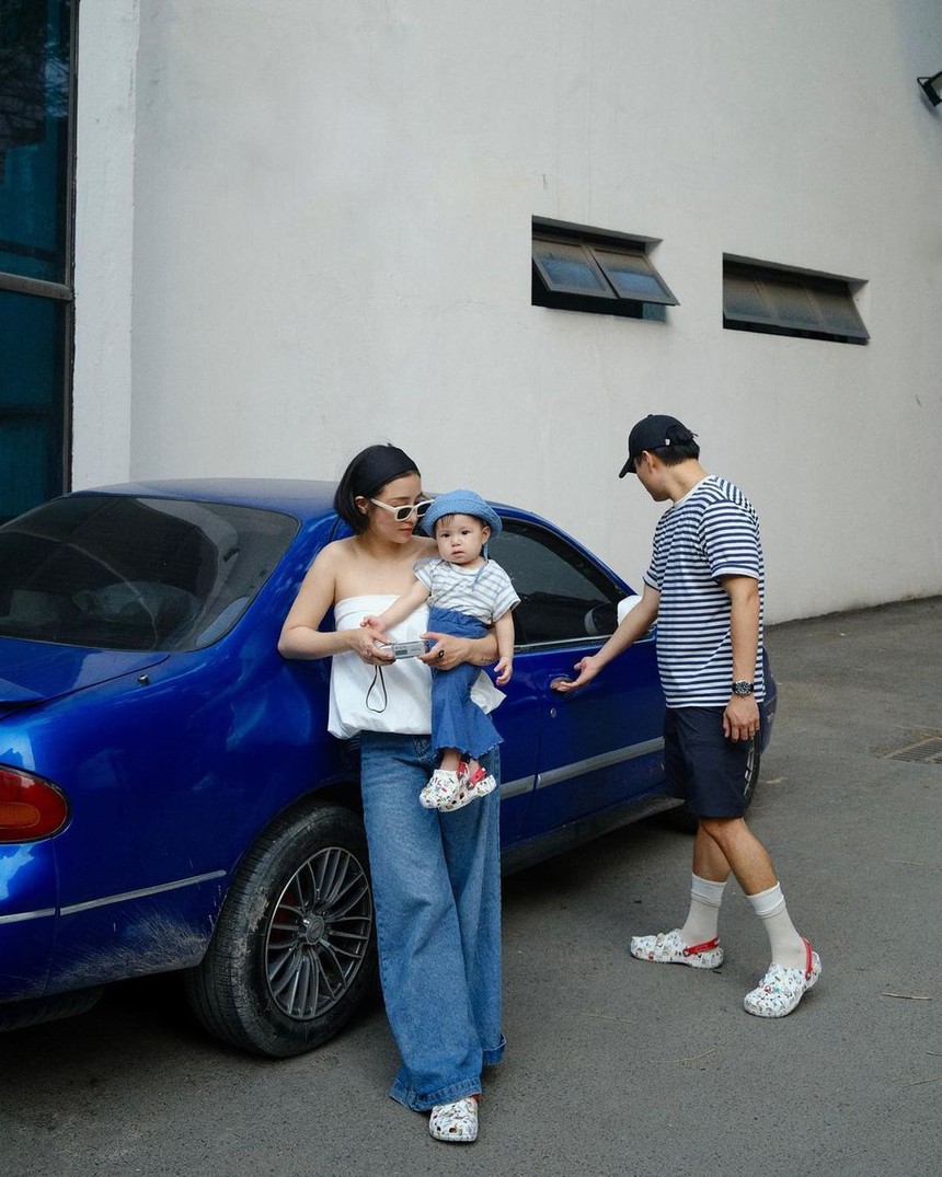 Mỹ nhân Việt mê diện combo màu xanh - trắng mát mắt đi du lịch - Ảnh 6.